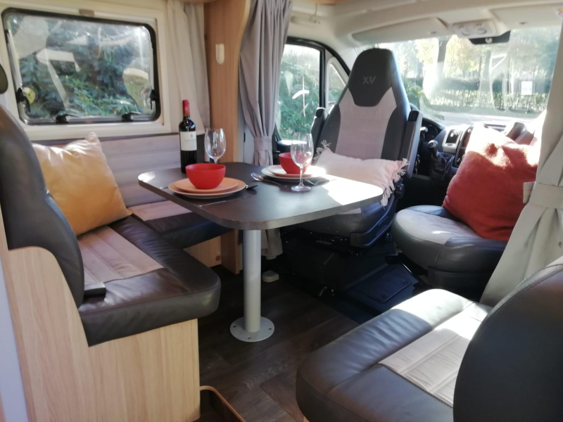 Sunlight T 68 met trekhaak  foto: 2