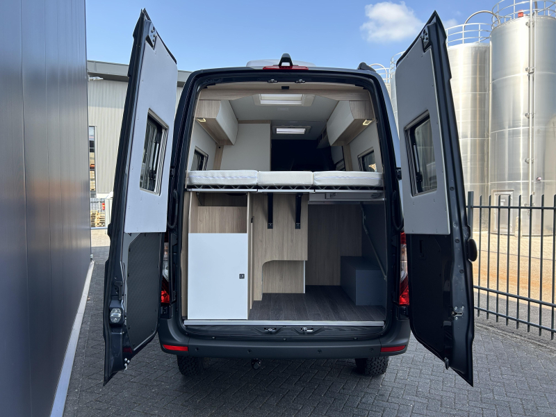 Frankia Yucon 6.0 GD 4x4 K-Peak Mercedes Benz  foto: 4