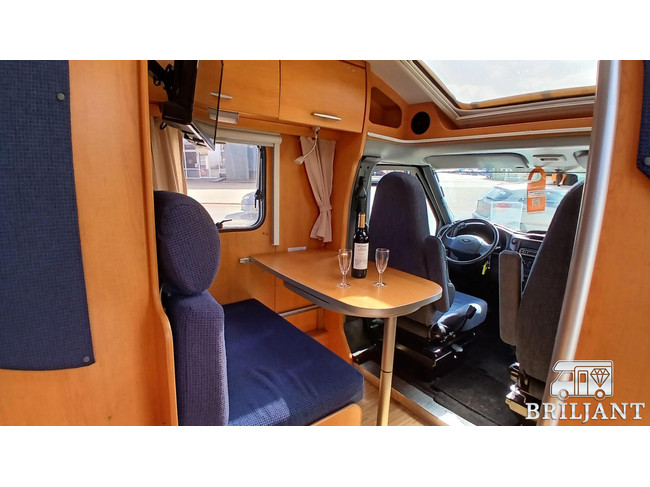 Hymer TEILINTEGRIERT HV 522 .. 2006 Querbett Foto: 3