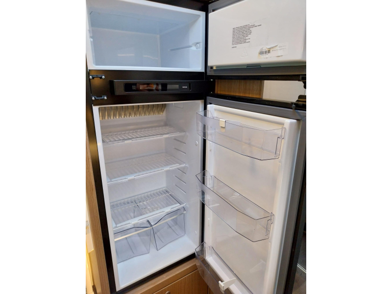 Carado T459 , solair en dubbele airco  foto: 9