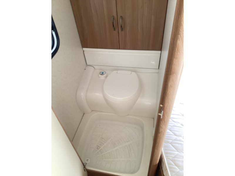 Hobby De Luxe 460 UFE omnistor foto: 9