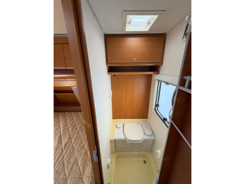 Dethleffs Beduin Emotion 485 DB con toldo e Isabella VT foto: 9