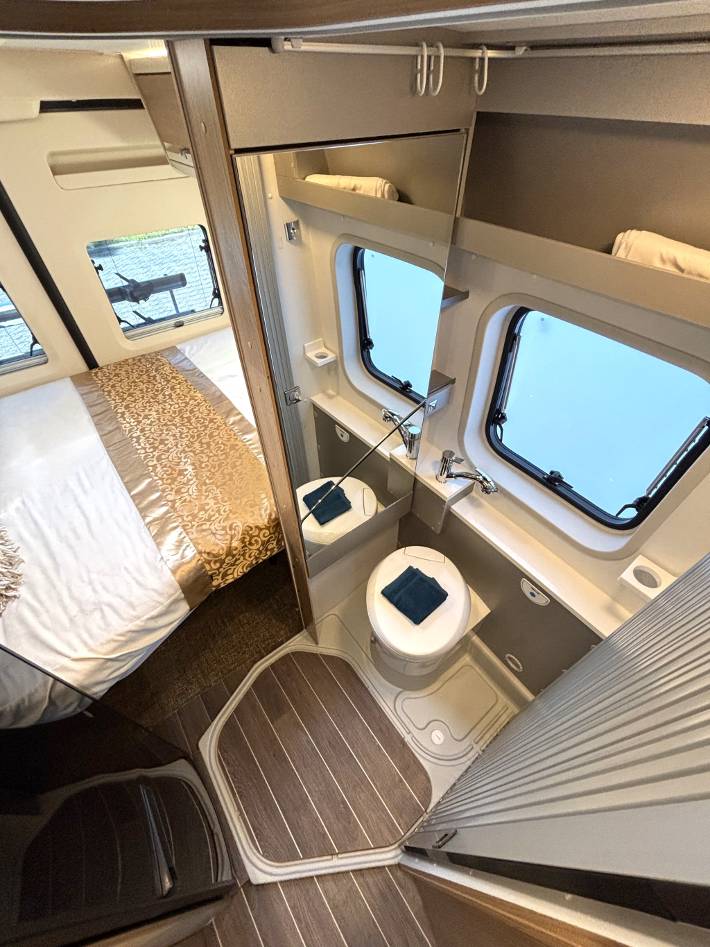Adria Twin 600 SPT QUERBETT ANH&Auml;NGERKUPPLUNG SOLARPANEL EURO6 Foto: 9