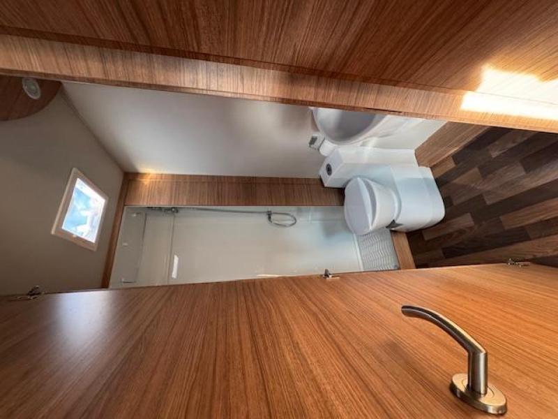 Weinsberg CaraCore 650 MF Klimaanlage, 180 PS, 5 Personen Foto: 19