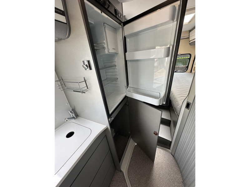 Adria Twin 640 SLX 150 hp solar panel photo: 12