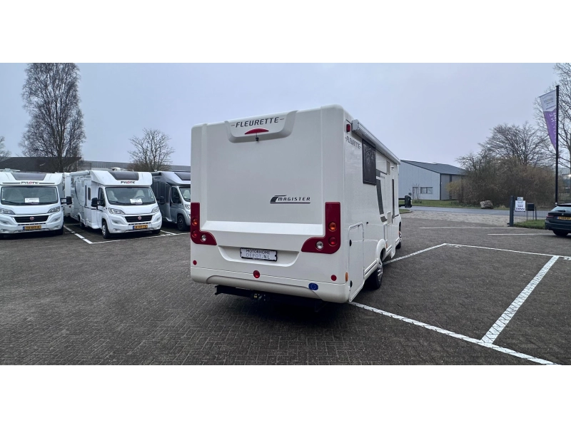 Fleurette Magister 73 LMS slechts 33.500 km  foto: 2