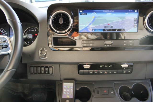 Volledig luchtgeveerde Hymer B ML I 780 9 G Tronic Automaat 170 pk Mercedes 417 CDI (53  foto: 21
