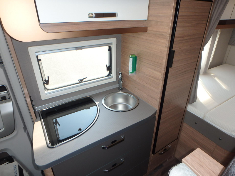 Weinsberg CaraCompact Pepper 600 MF € 5.000,- KORTING  foto: 21