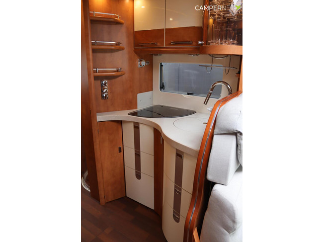 Carthago CHIC C-LINE T 4.9 150cv Multijet | Camas individuales | Inversor | Suspensi&oacute;n neum&aacute;tica | Paneles solares | Toldo | Ducha exterior | Portabicicletas foto: 11
