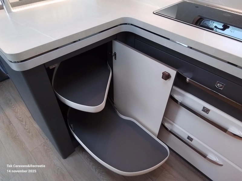 Hobby Excellent 560 CFE Modelo 2026 Gran Asiento en C foto: 5