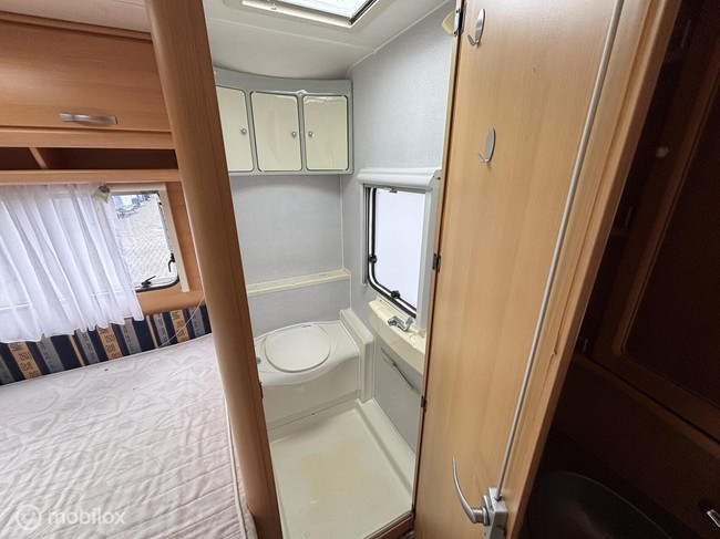 TEC 530 TDF voortent rondzit vastbed L keuken foto: 11