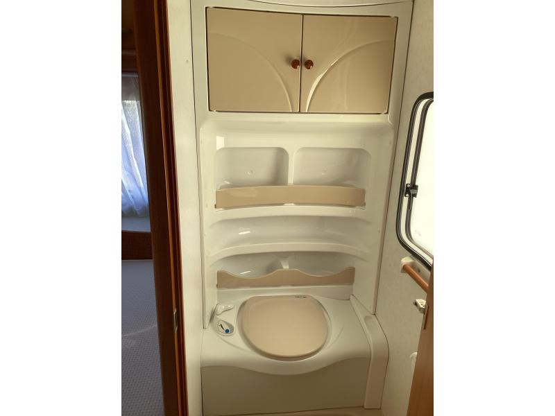 Hobby Excellent 495 UFE mover/ isabella voortent  foto: 5