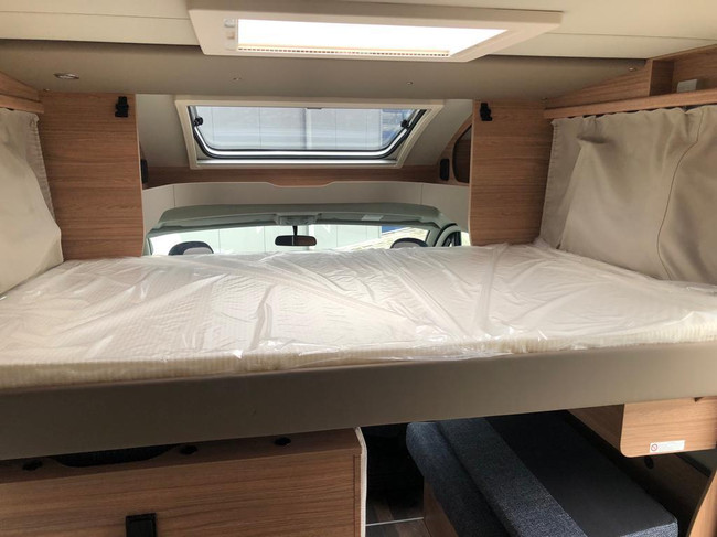 Weinsberg CaraSuite 650 MF 5 gordels, met hefbed foto: 14