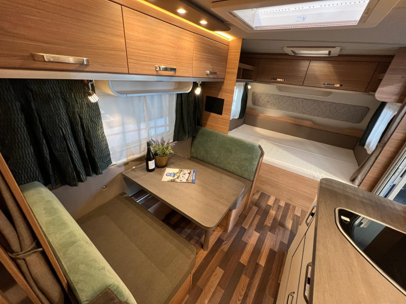 Weinsberg CaraOne 550 QDK mover, luifel, voortent  foto: 1