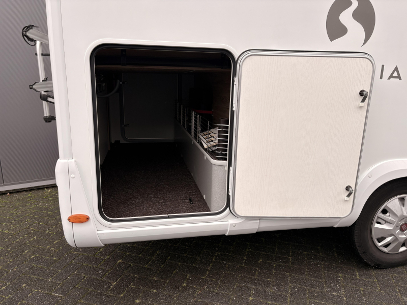 Bavaria Bavaria 650 T Cama Queen panel bearlock foto: 6
