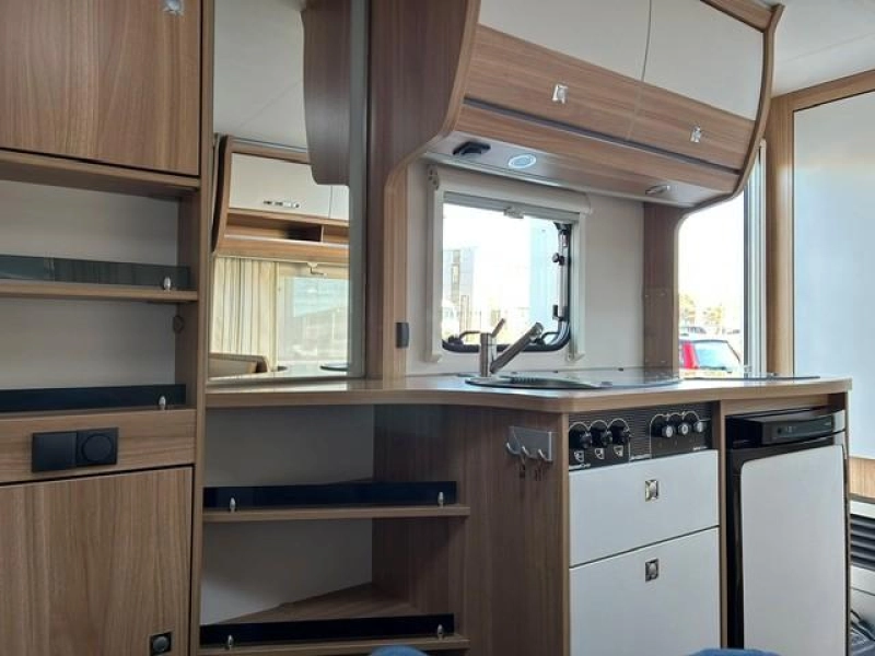 Dethleffs Camper 390 FS Mover & luifel  foto: 7