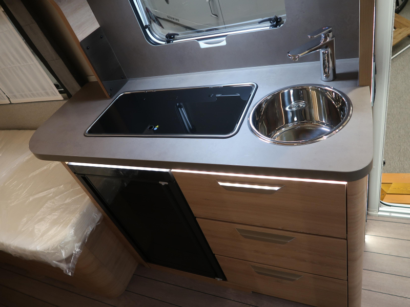 Knaus Sudwind Black Selection 500 EU !! BED VAN 217CM LANG !!!  foto: 13