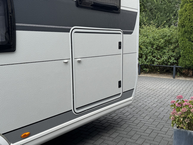 Hobby De Luxe 545 KMF mit ETAGENBETT UND GARAGE **6 Schlafpl&auml;tze/Truma Mover/1. Besitzer/Truma/Leichtmetallfelgen/Sehr gepflegter Wohnwagen** Foto: 12
