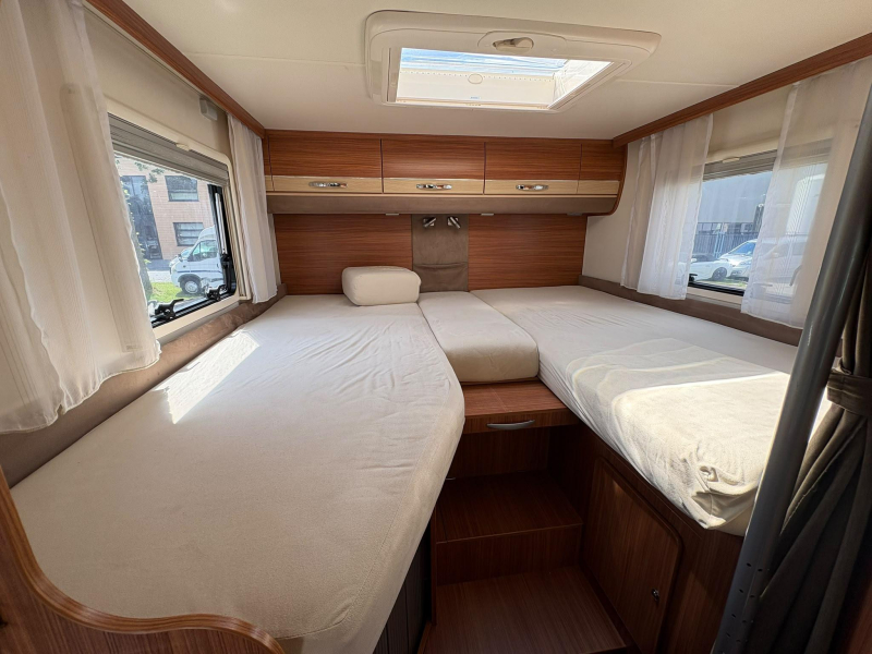Adria Compact SL Enkele Bedden,Airco,130PK  foto: 17