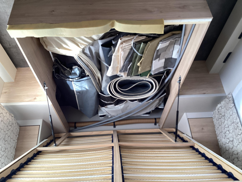 Dethleffs Nomad 530 DR Air conditioning/awning photo: 16