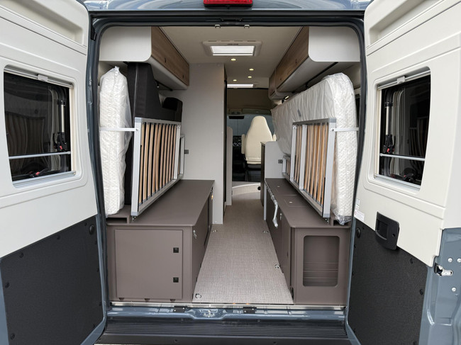 Bürstner B66 640 C Lengtebedden foto: 10