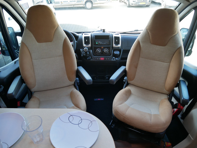Carthago Malibu Van 600 DB, 6 Meter Buscamper, Busbiker!! foto: 5