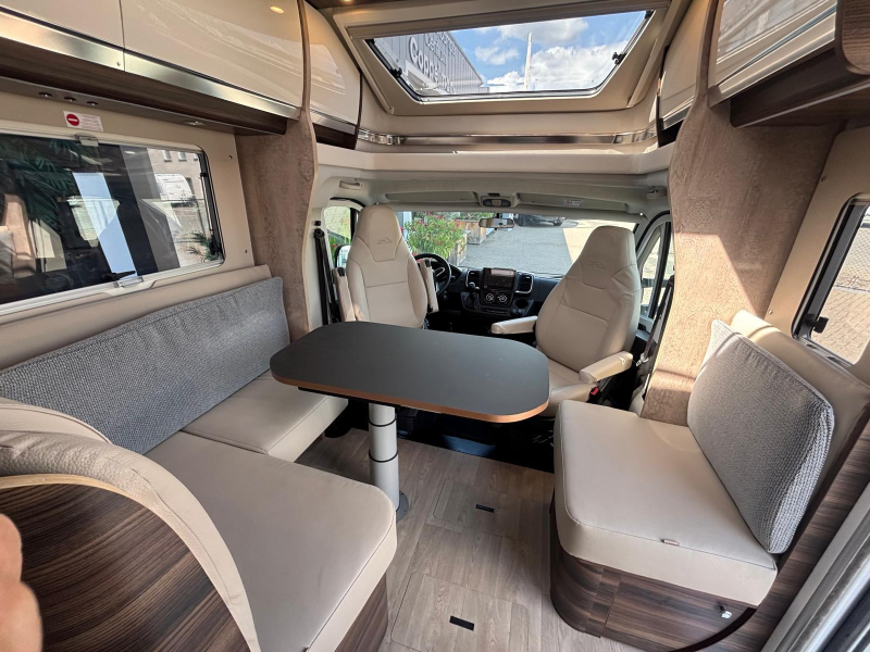 Laika Ecovip 4009 L automaat, E&P enkel bed  foto: 2