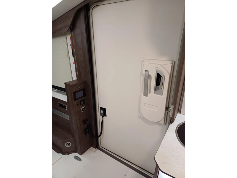 Benimar Fortuna wheelchair accessible photo: 17