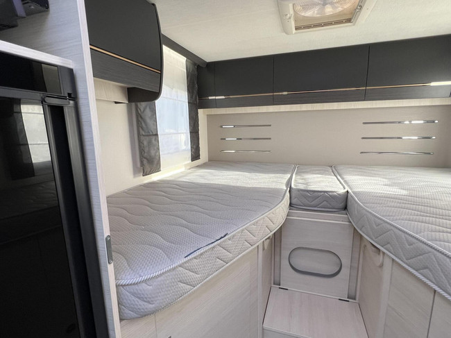 Chausson 627GA Premium 170PK Automatic Single Beds Lift Bed 2X Airco Awning photo: 15