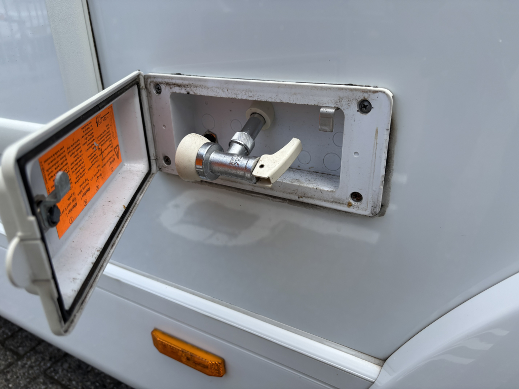 Dethleffs GLOBEBUS T006 ENKELE BEDDEN XXL-GARAGE CAMERA foto: 20