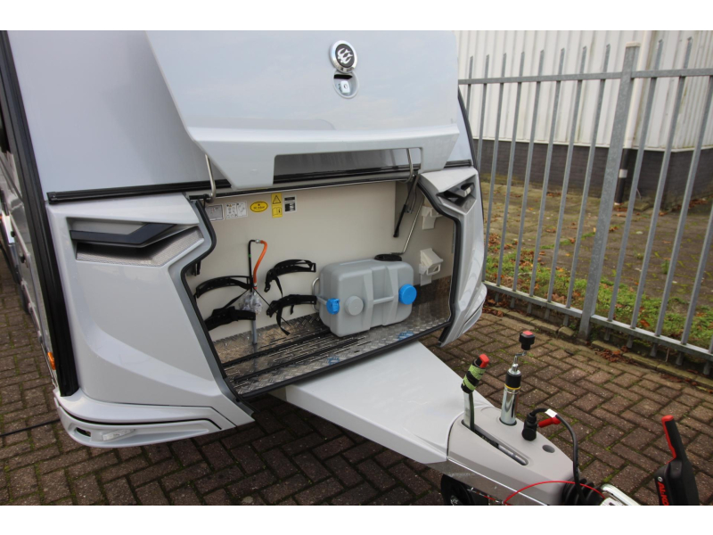 Knaus Sudwind Black Selection 460 EU AIRCO AKTIE JULI MAAND  foto: 23