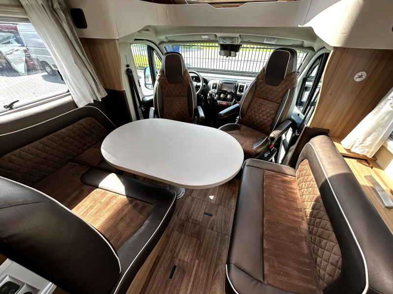 Knaus Platinum Selection 650 MF Fransbed/2017/6.9M/Euro-6  foto: 9