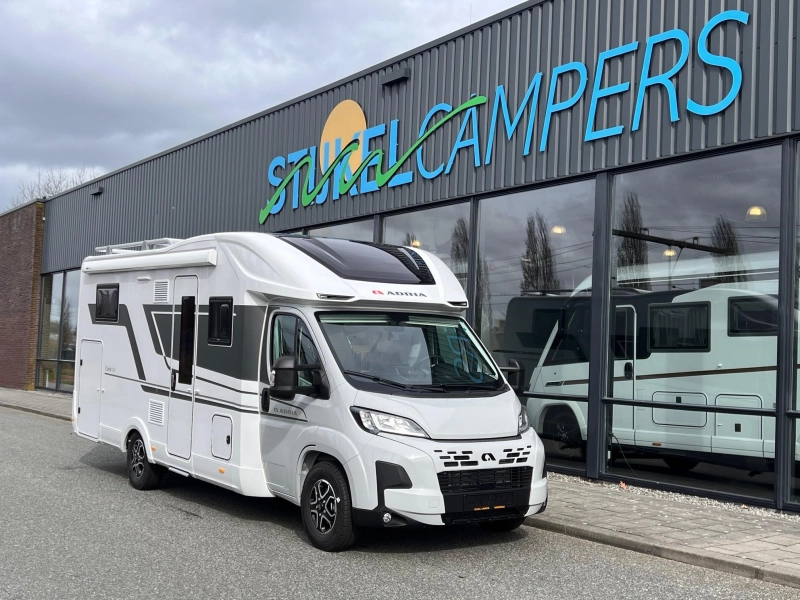 Adria Coral 670 DL AUTOMAAT/180PK  foto: 1