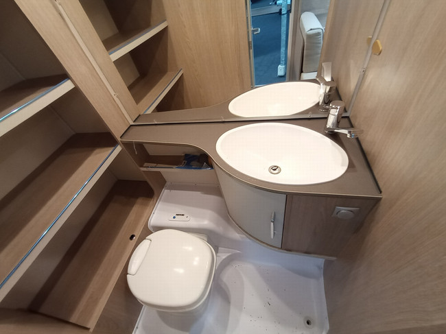 Bürstner Premio 470 TS foto: 9