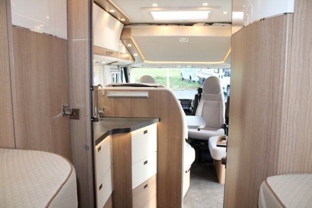 Robusto Carthago Integral Malibu I 460 LE Fiat AUTOM&Aacute;TICO 180 CV camas individuales y cama abatible (118 foto: 58