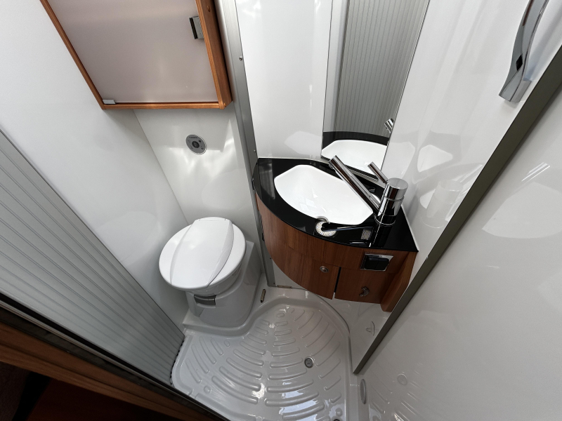 Pössl Summit Plus 600 Dwarsbed/2018/Euro-6/6.0M  foto: 12