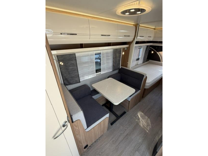 Hobby Excellent 460 SL Incl. Mover and Awning photo: 13