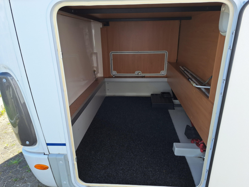 B&uuml;rstner Elegance 690 I 205CM BED-LPG+SOLARPANEL Foto: 7