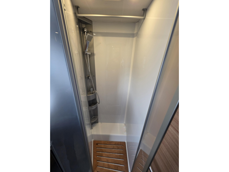 Dethleffs Just 90 T 7052 DBM Queensbed / Hefbed  foto: 20