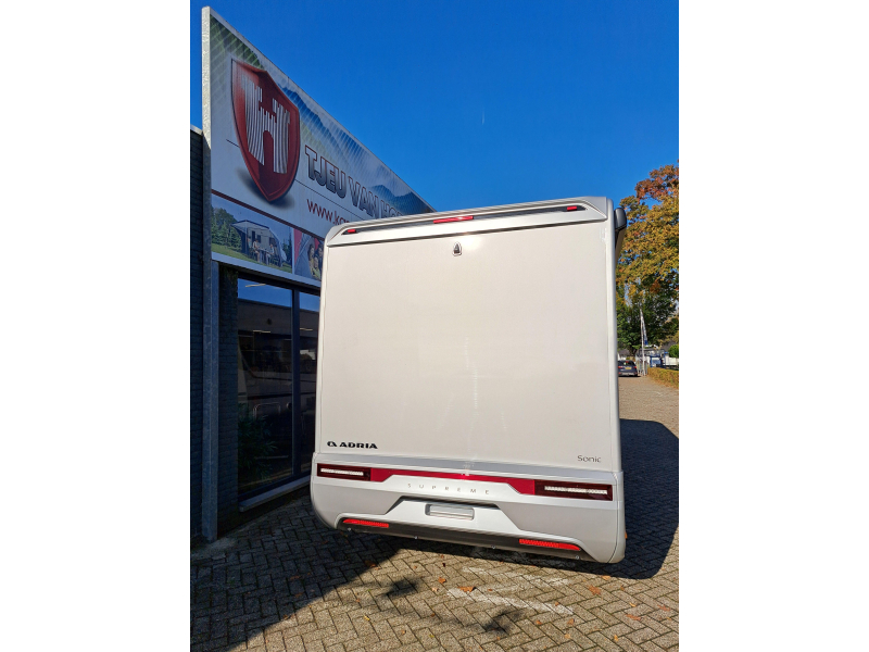 Adria Sonic Supreme 700 DL foto: 1