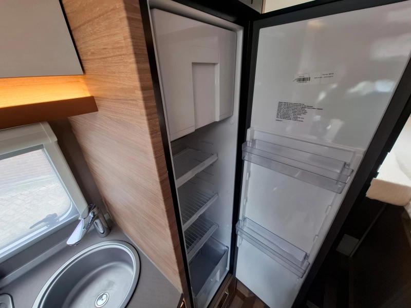 Weinsberg CaraCompact Pepper 600 MEG | Level system | Roof air conditioning photo: 11