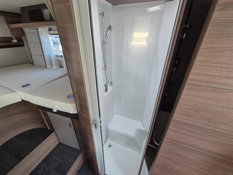 Knaus L!ve I 650 MEG 180 PK luchtgev. stoelen  foto: 11