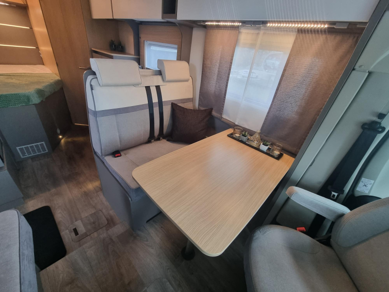 LMC Tourer 630 T 165 PS Foto: 17