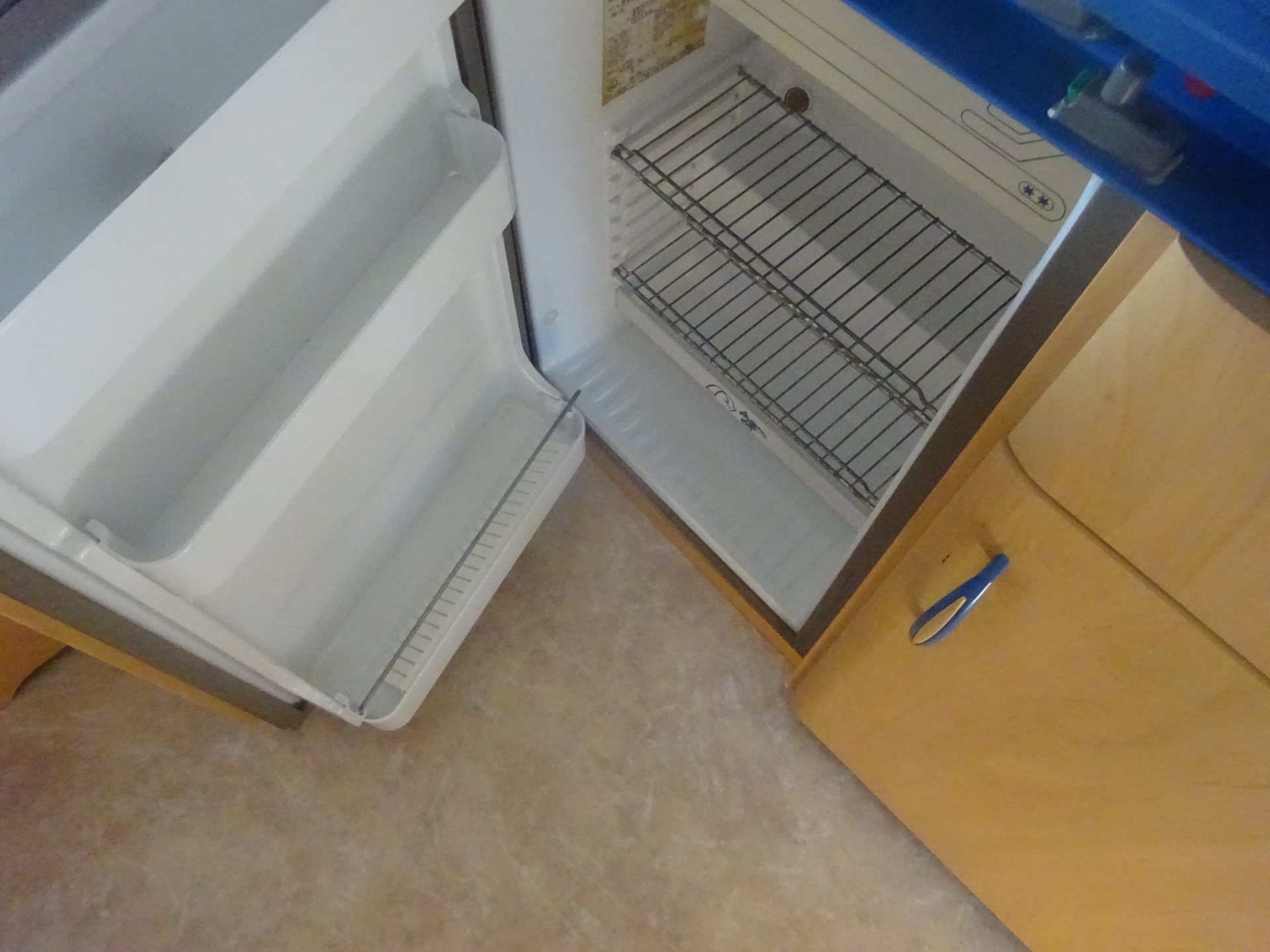 Hobby De luxe 440SF Met Brede Keuken +Vast Bed en Treinzit foto: 13