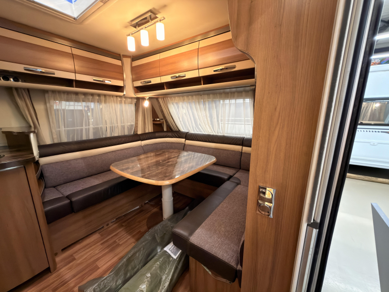 Knaus Sudwind Exclusive 580 UF mover+avance+aire acondicionado de banco foto: 4