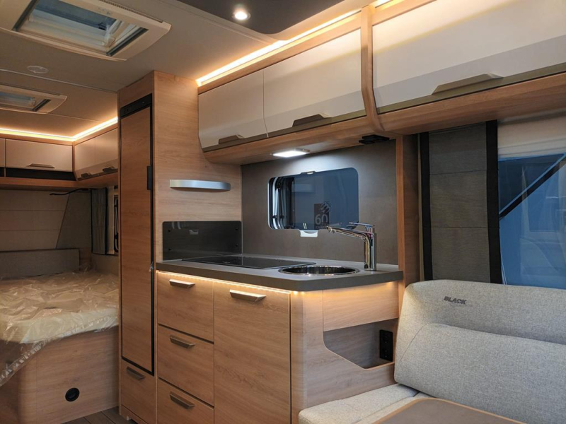 Knaus Sudwind Black Selection 500 UF Foto: 5