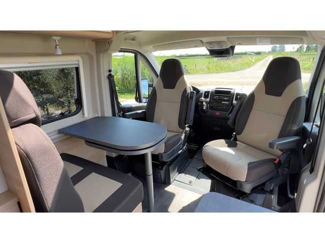 Roadcar R 640 (pössl Groep) Lengtebedden/165PK/Luifel/fietsenrek/Nieuwstaat foto: 3