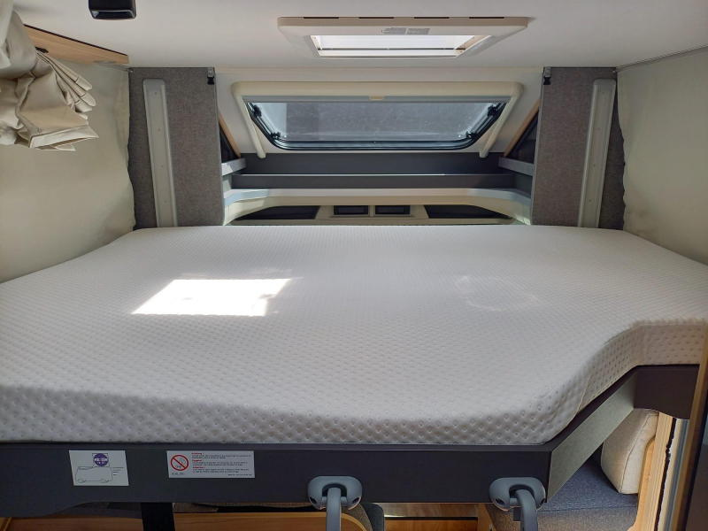 Dethleffs Just Go T 7055 EB - Automaat - met hefbed  foto: 16