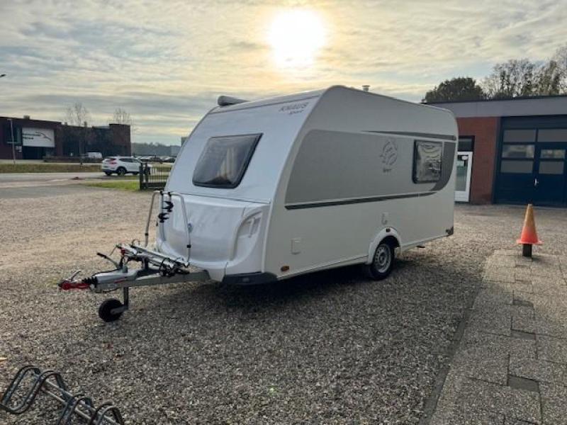 Knaus Sport 400 QD kleine caravan  foto: 3