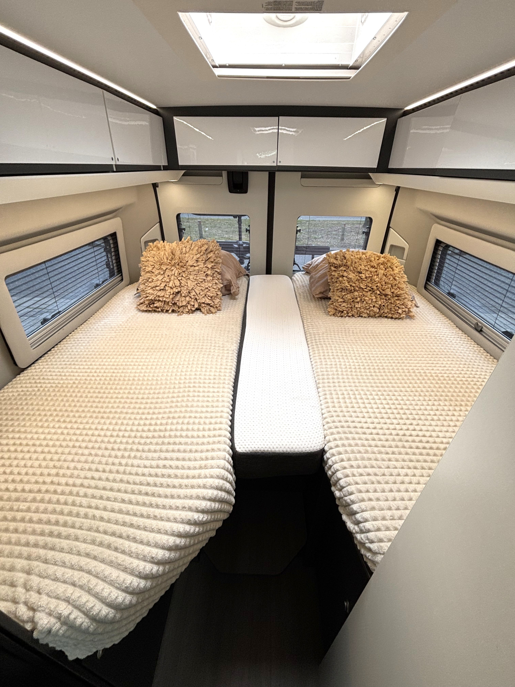 Adria Twin 640 SLB Supreme ENKELE BEDDEN EURO6 MAXI CHASSIS foto: 2